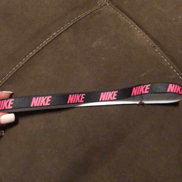 Bundle of Nike headbands - Picture 2 of 5